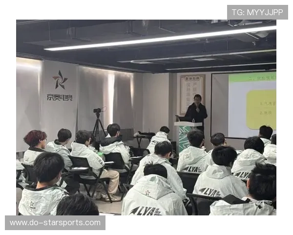 球员成为青训营兼职导师传递比赛经验与职业素养
